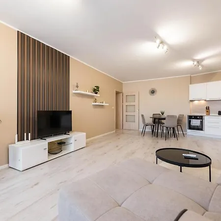 Seaside Bliss By Linas Apartman *