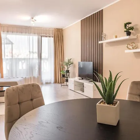 Seaside Bliss דירה וארנה